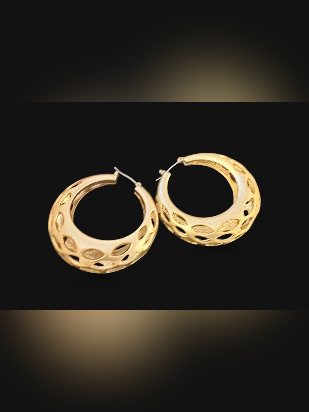 Lia Sophia Gold Coliseum Hoop Earrings Vintage Original BoxDescription
